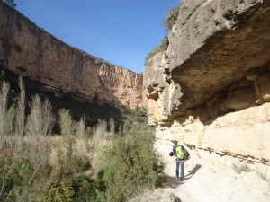 Marche d'apporche dans le canyon de Turia